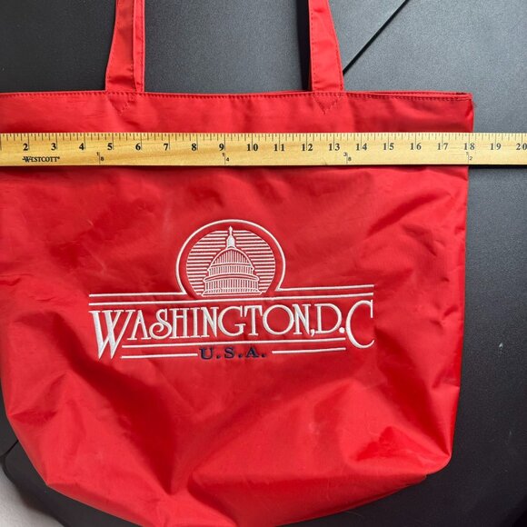Vintage "Washington D.C." Red Nylon Tote Bag, Full Zip Closure, Americana Kitsch - Picture 12 of 12